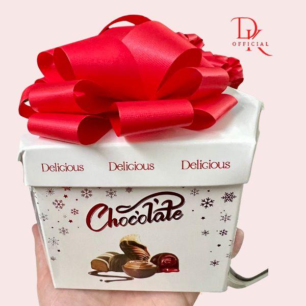Kẹo chocolate delicious hộp giấy lục lăng trắng  Vobro Ba Lan 200g